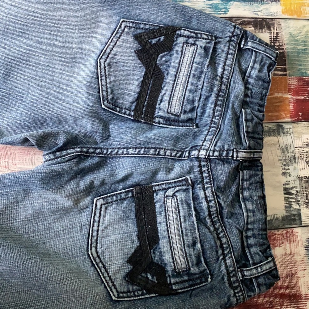 BOYS LIGHT WASH JEANS - Picture 6 of 6